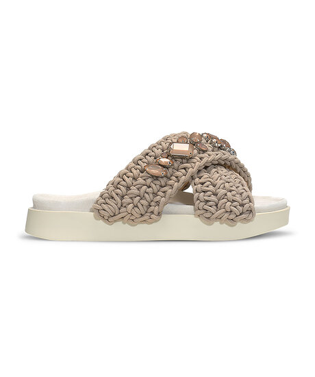 Woven stones slipper