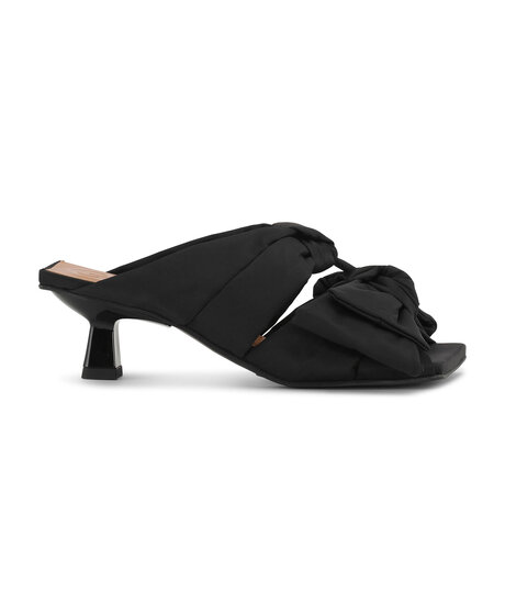 Soft bow kitten heel
