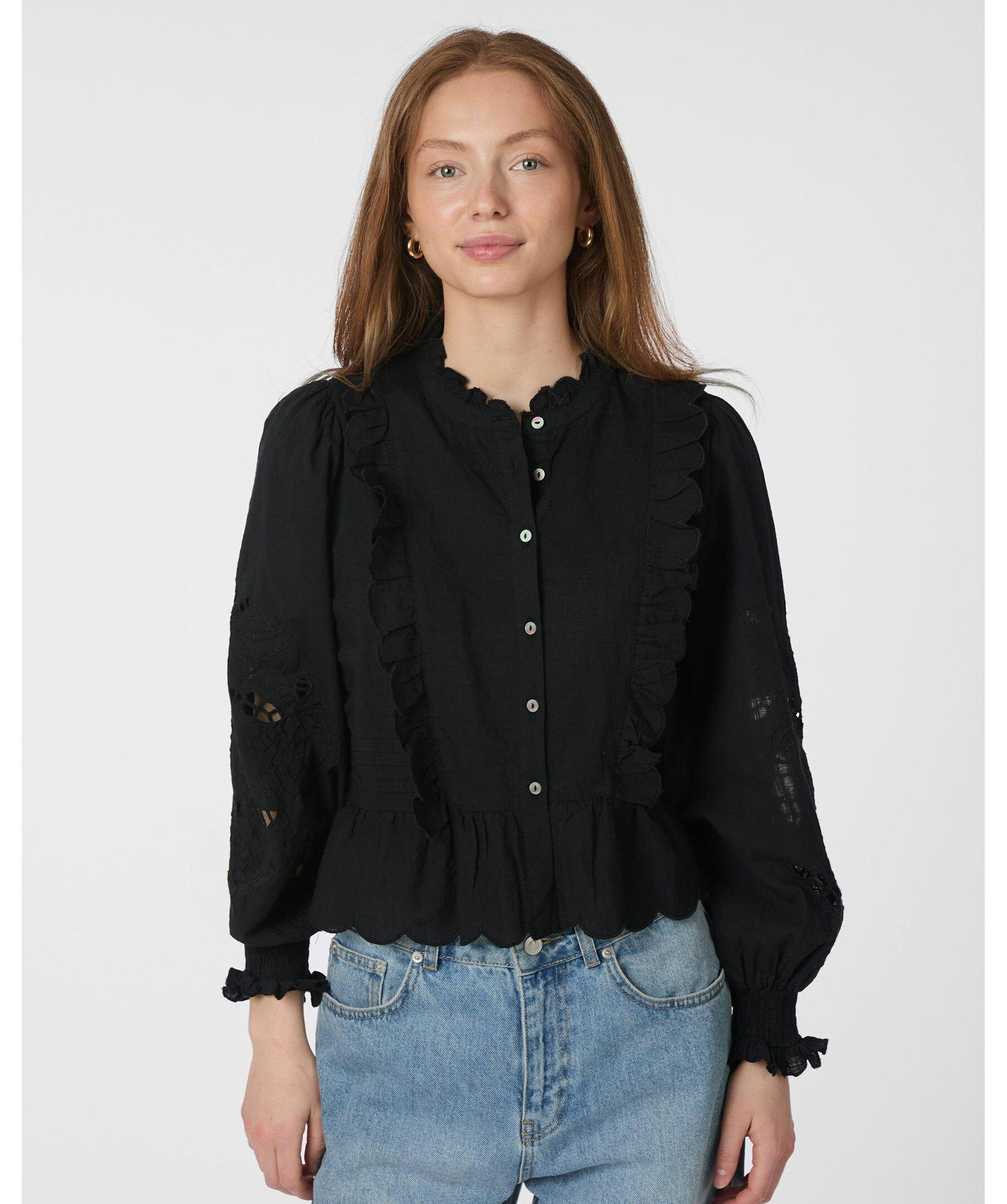 Petrine Embroidery Blouse 3