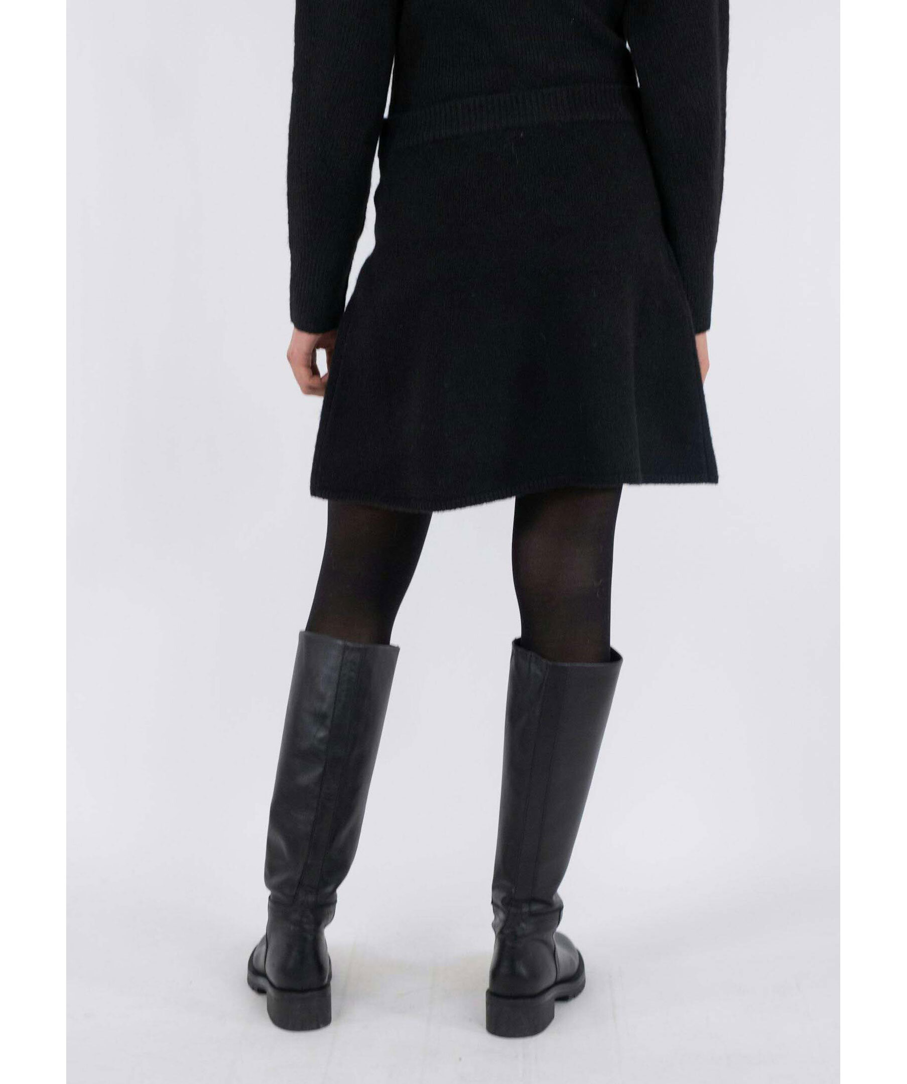 Gisa Knit Skirt 2