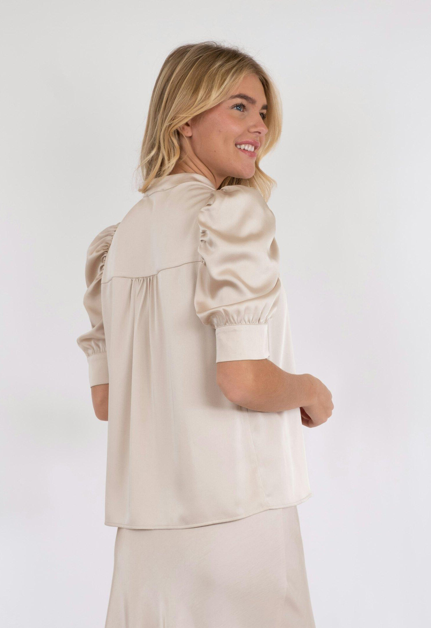 Roella Sateen Blouse 2