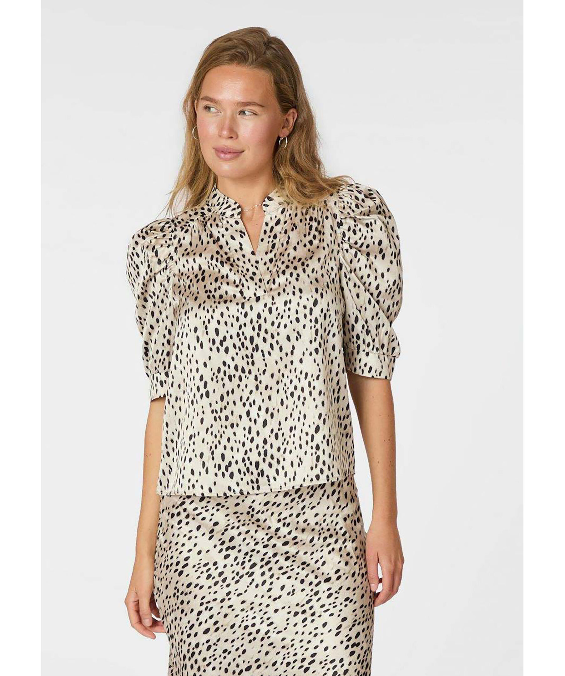 Roellla Desert Dot Blouse 1