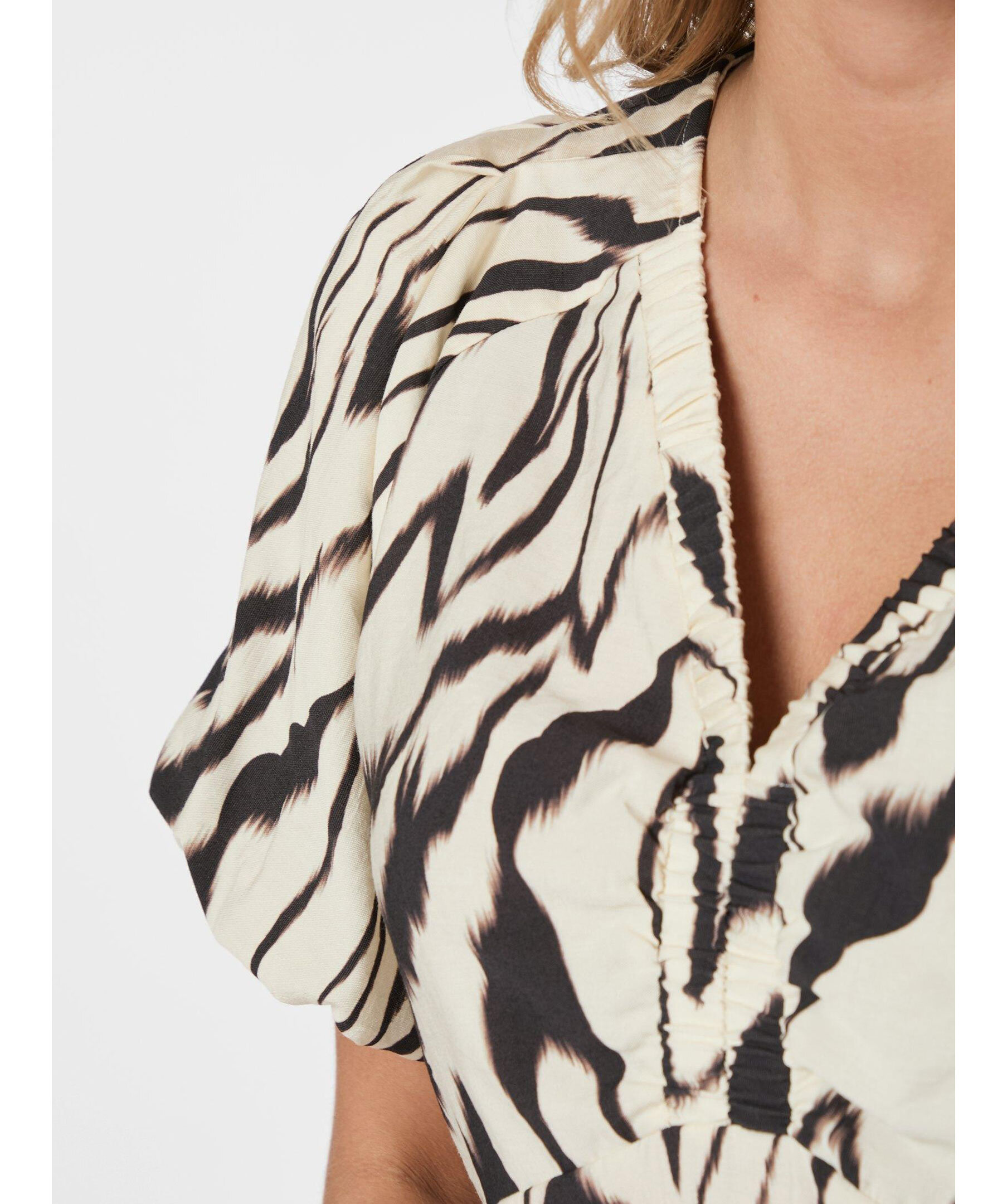 Irina Graphic Zag Blouse 3