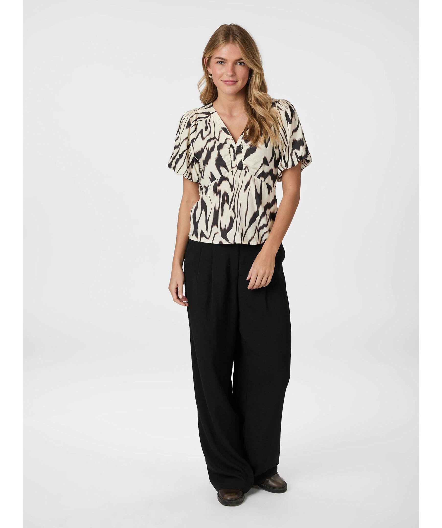 Irina Graphic Zag Blouse 4