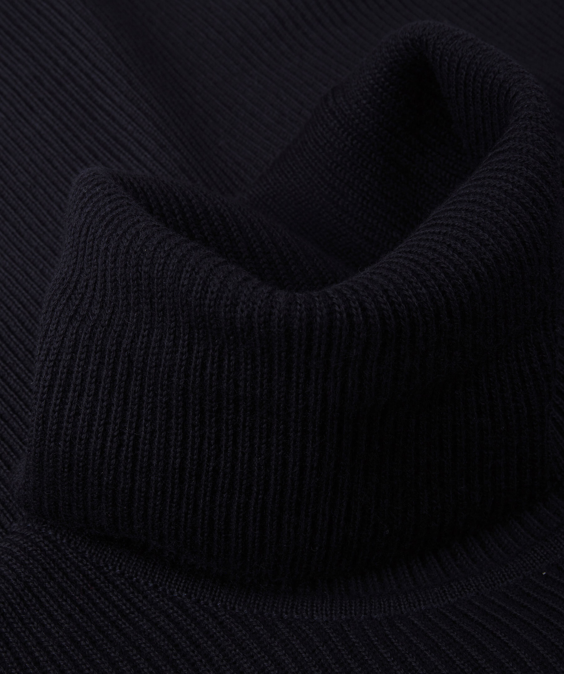 Damina Knit Rollneck 3