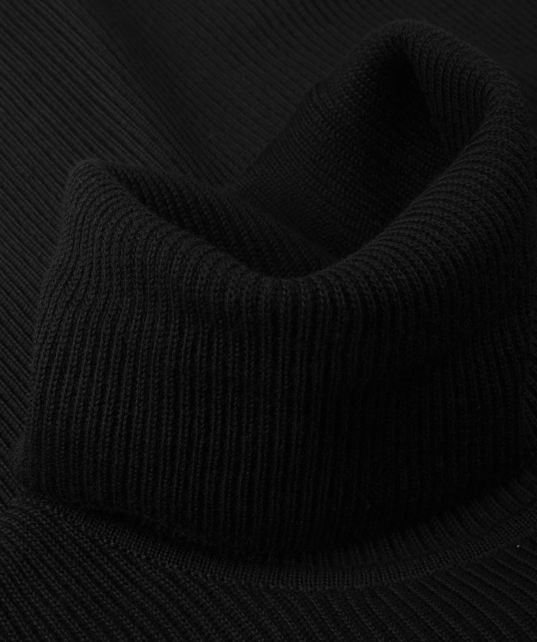 Damina Knit Rollneck 3