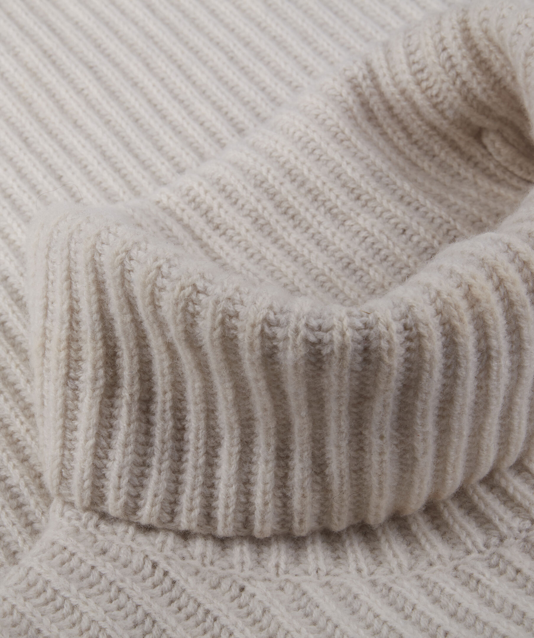 Dennie Knit Rollneck 3