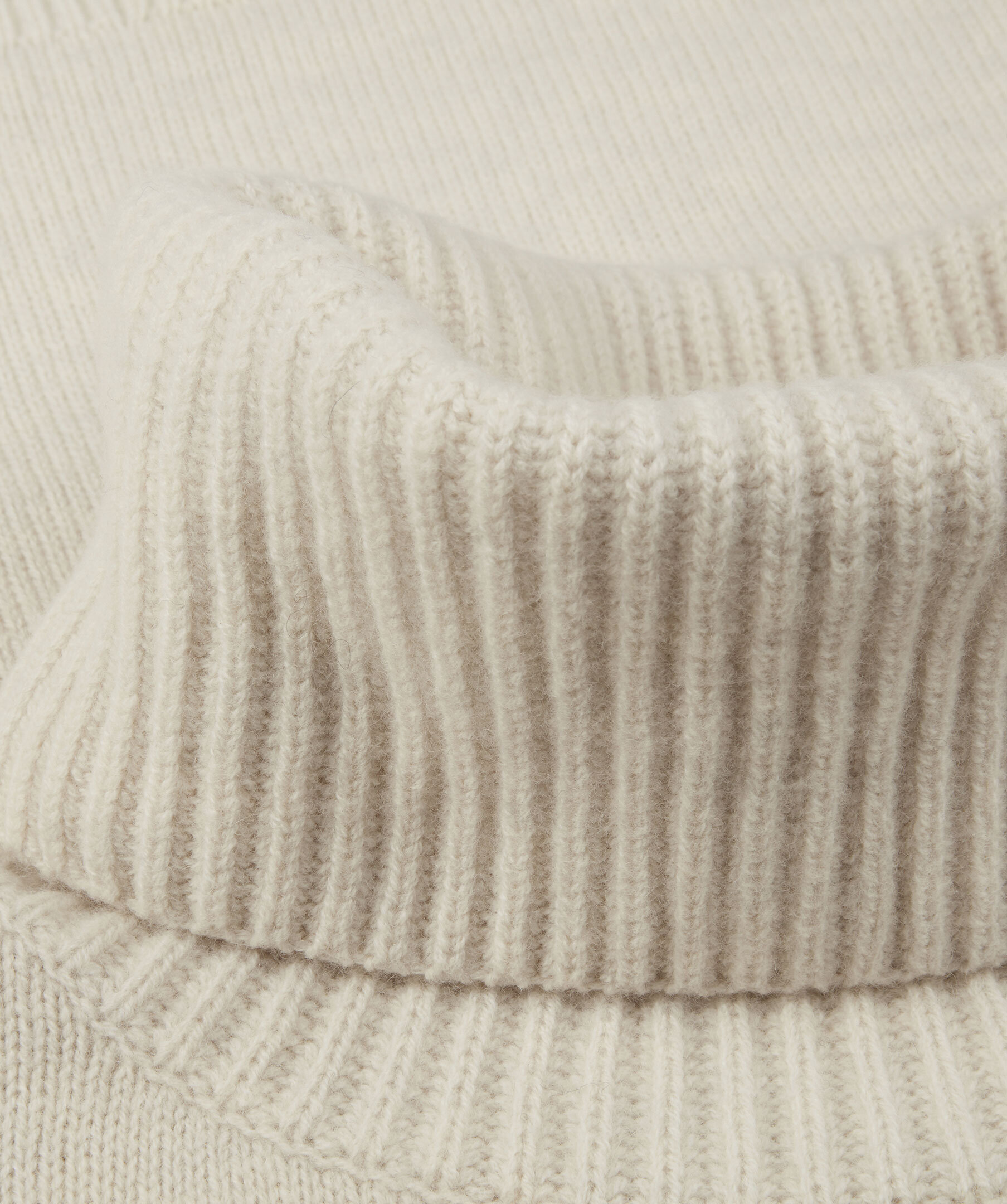 Dilara Knit Bib 3