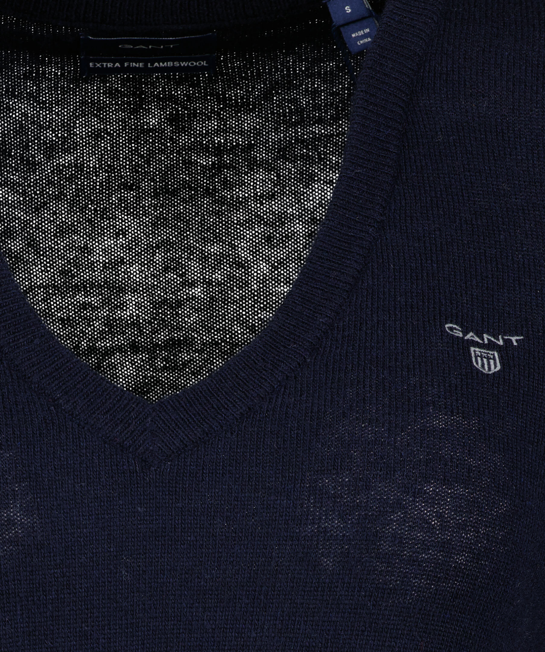 Extrafine Lambwool V neck 2