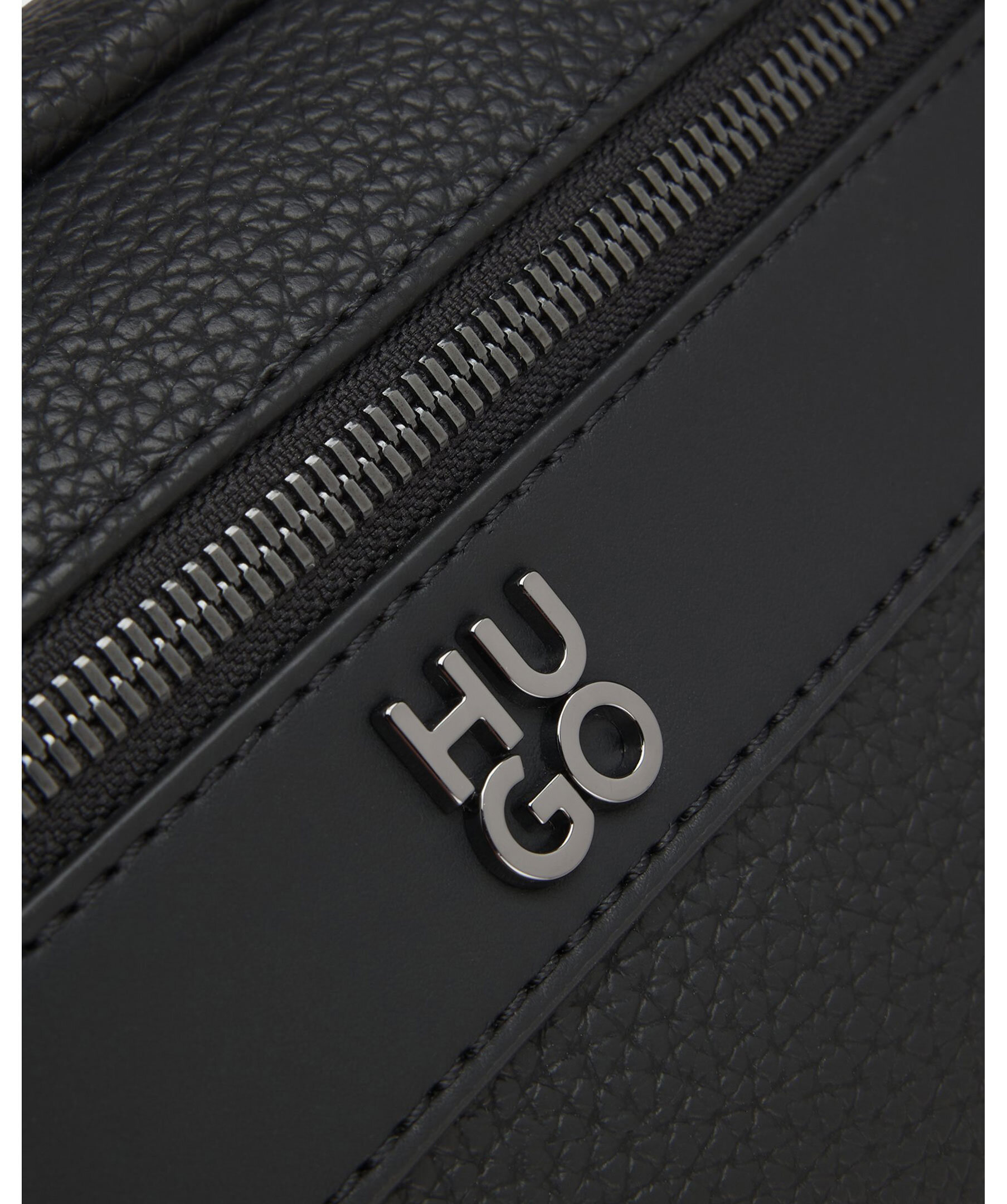 Quantic_Washbag 4