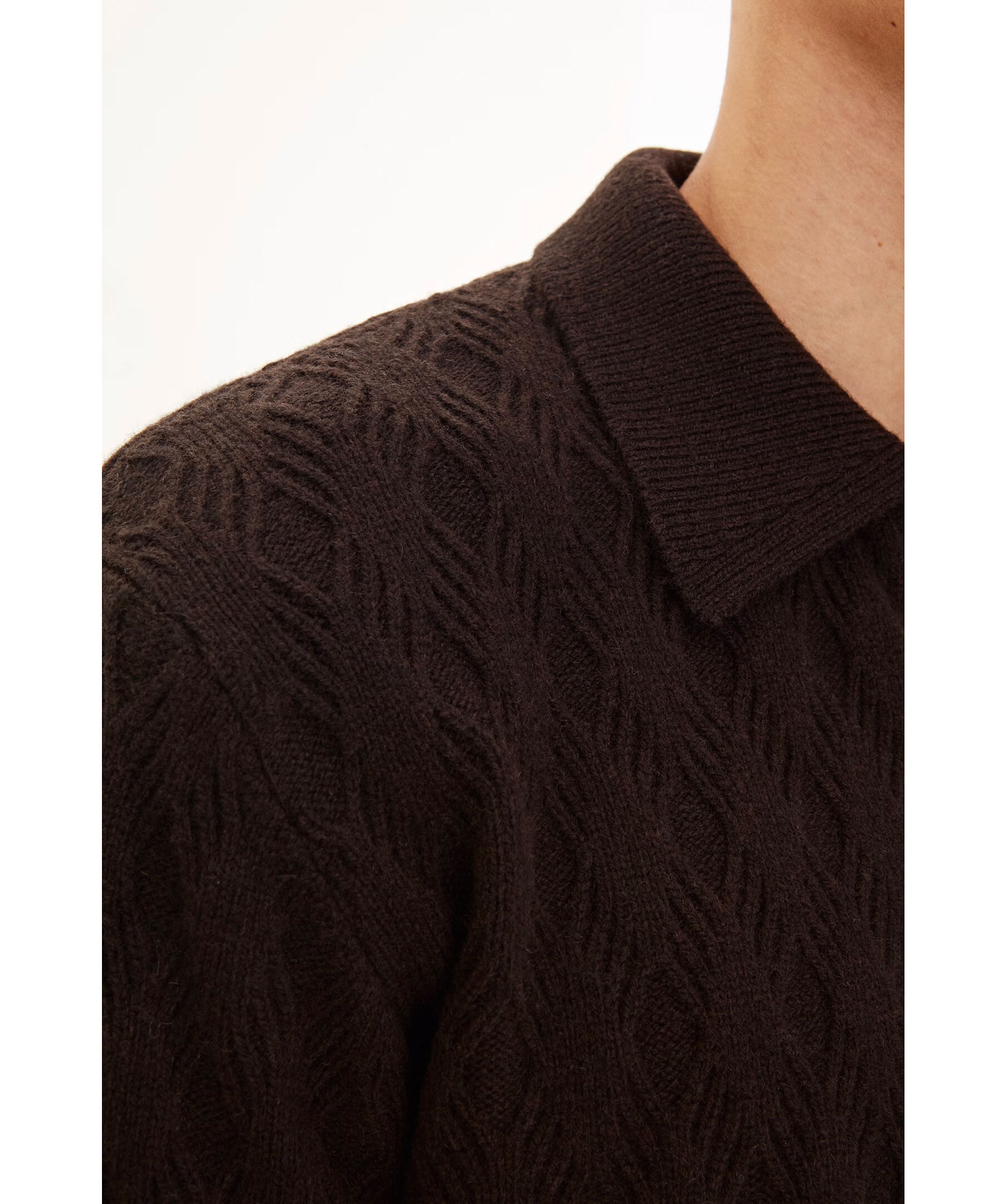 Melker Structure V Neck 4