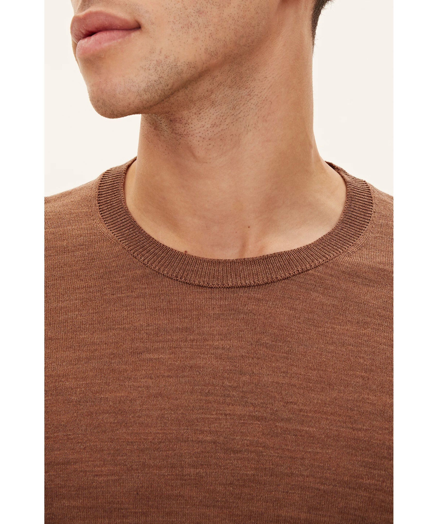 Miguel Roundneck 4