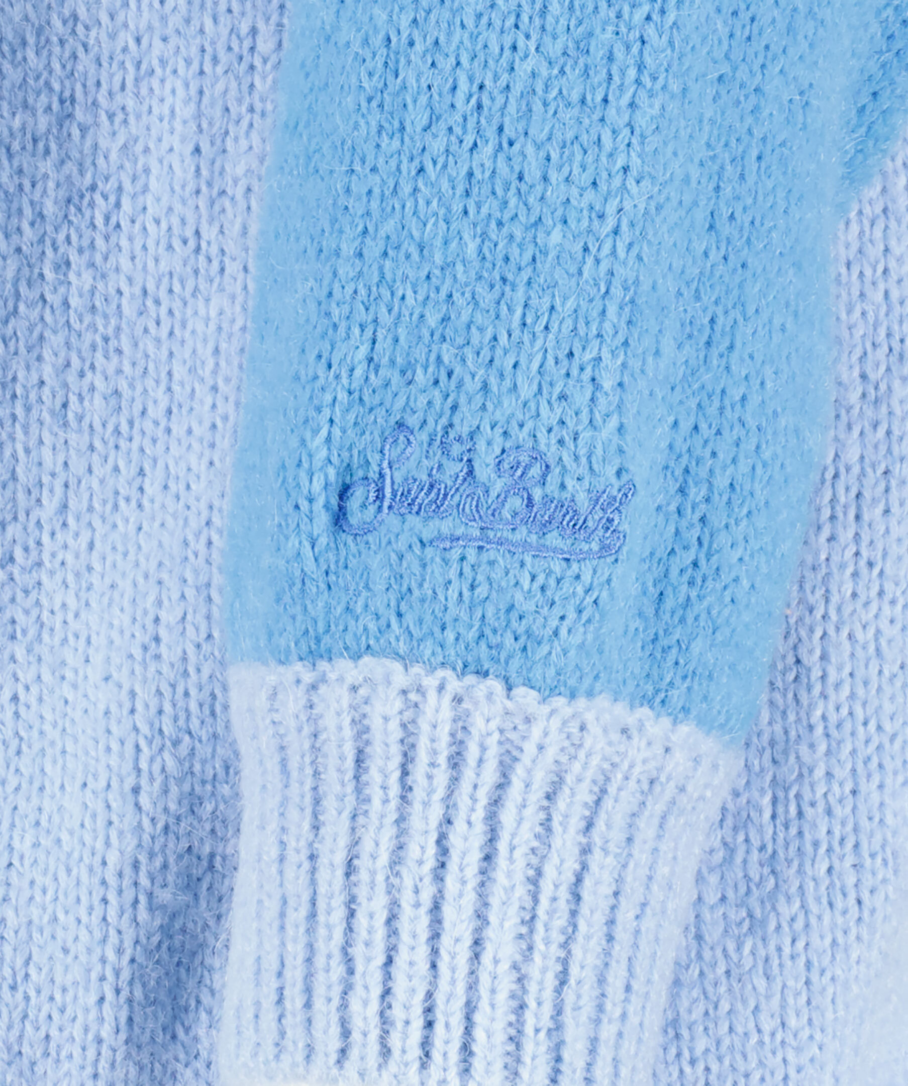 Box Shape Sweater 2