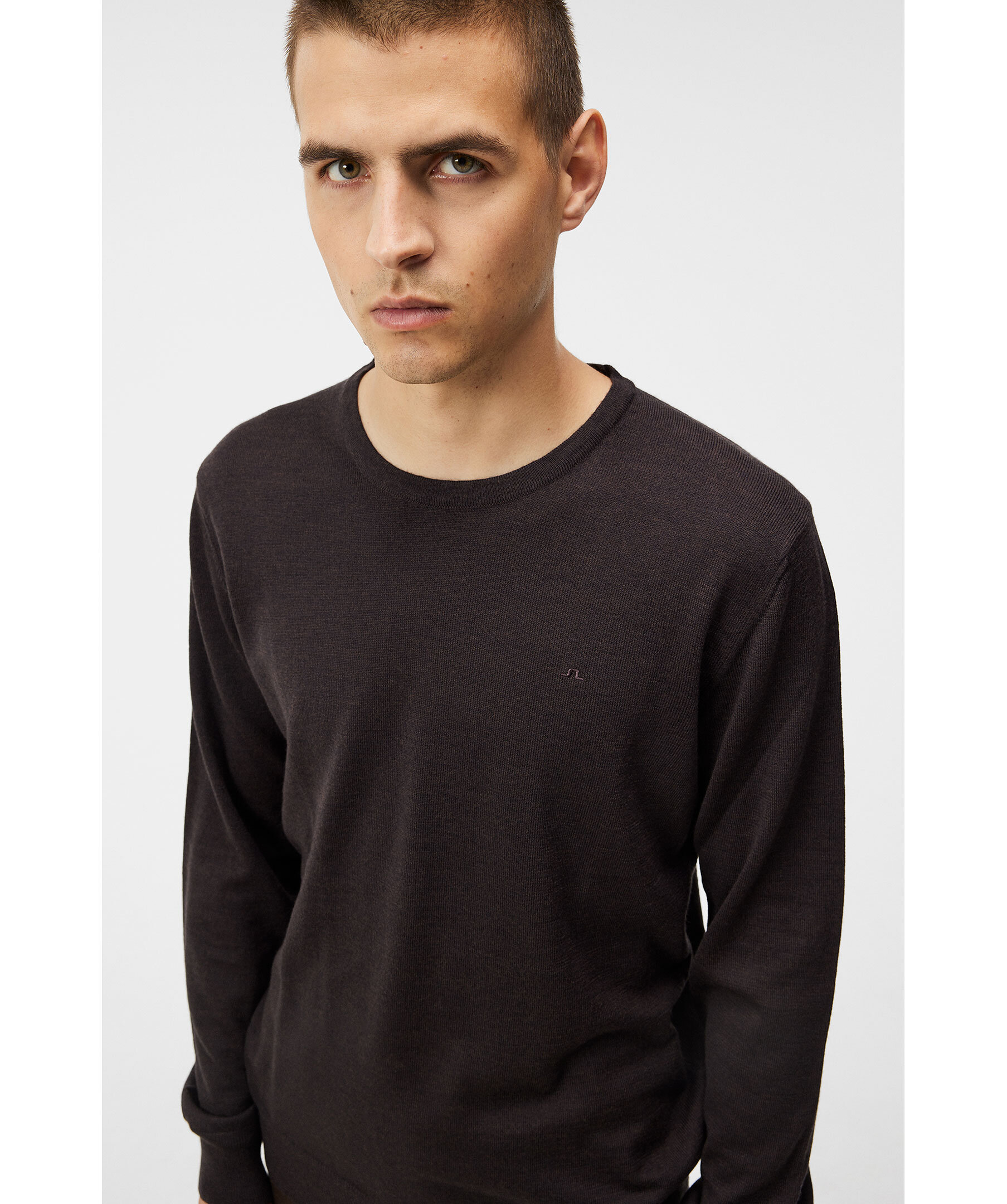 Lyle merino crew neck 4