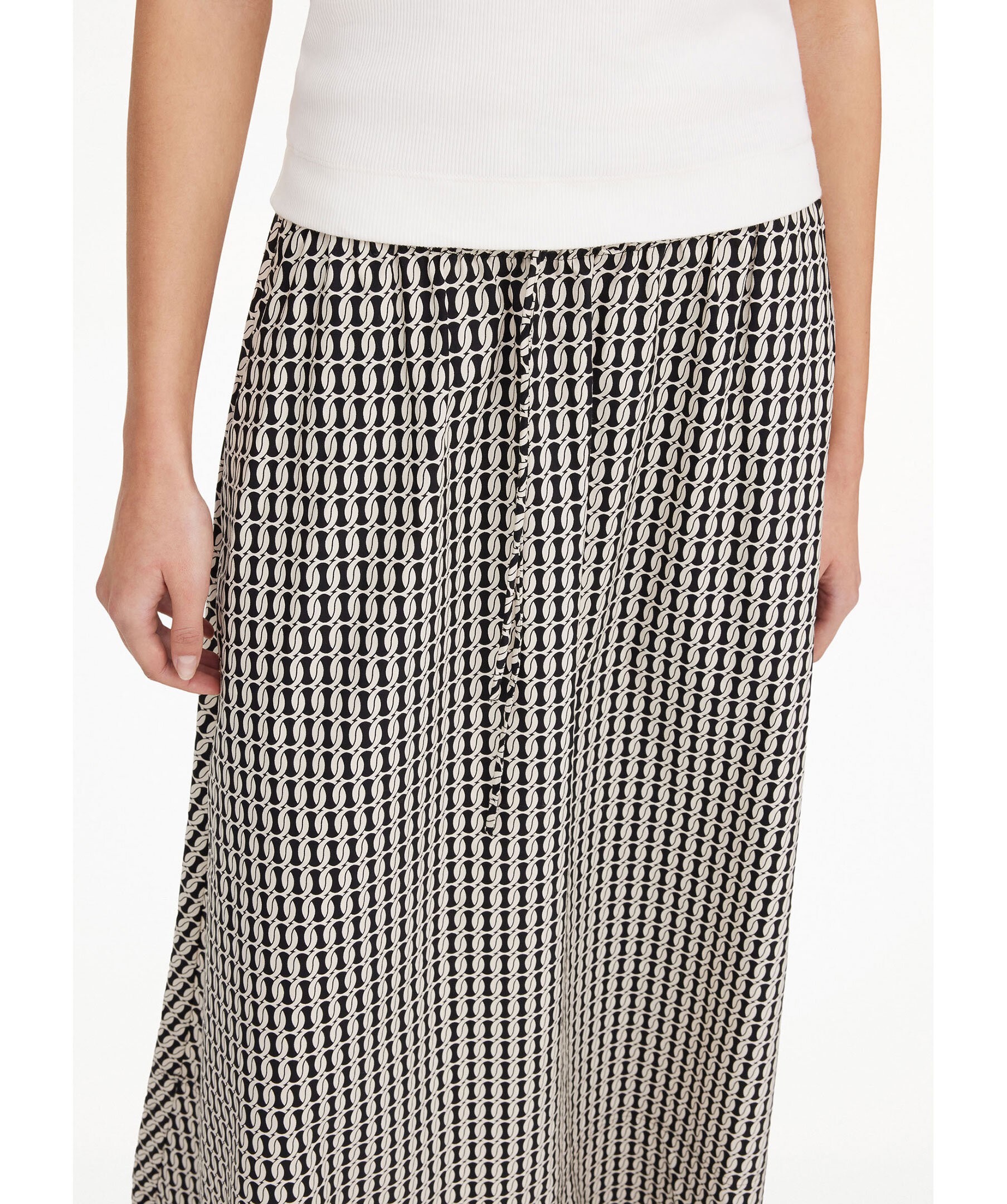 Pheobes Skirt 3