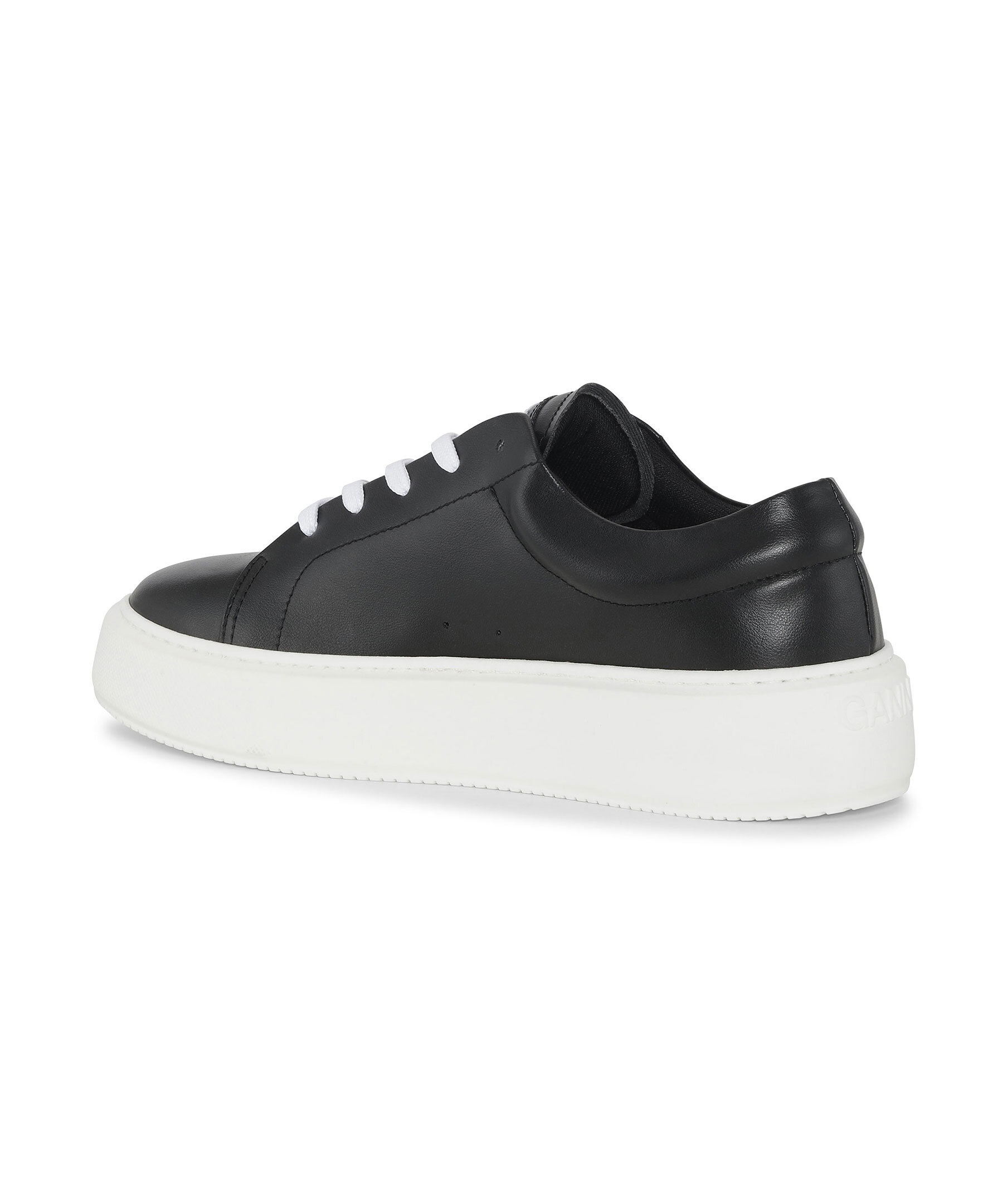 Sporty mix sneaker 3